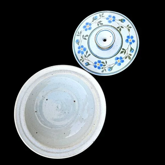 Vintage Studio Pottery Stoneware Ceramic Caserole with Lid Signed Gisela 1979 - Picture 5 of 14